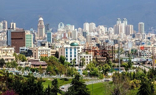 سیر صعودی افزایش قیمت مسکن پس از یک سال در تهران متوقف شده است و قیمت مسکن به ثبات رسیده و در برخی مناطق نیز نزولی شده است؛ ارزان‌ترین واحدها در محله‌های جنوبی پایتخت معامله می‌شود.