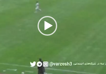 حرکت عجیب میثم منیعی سرمربی گل ریحان در دیدار با مس ، در دیدار روز گذشته گل ریحان با مس کرمان سرمربی این تیم میثم منیعی بازیکن سابق استقلال توپ را به وسط میدان شوت کرد.