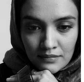 واکنش عجیب میترا حجار به اعدام روح الله زم !! میترا حجار در 15 بهمن 1355 در مشهد متولد شد.مادر او مهری جاهد و پدرش محمد حجار می باشد. وی دارای یک خواهر به نام مریم حجار و یک برادر به نام مجتبی حجار می باشد. 