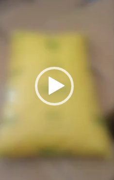 روغن ۵ کیلویی در پلاستیک/ علی برکت الله ، سرپرست معاونت امور بازرگانی و توسعه تجارت سازمان صمت البرز گفته تولیدکنندگان در تامین حلب‌های بسته‌بندی این روغن با مشکل مواجه شده‌اند.