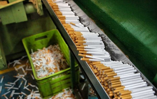 نمایندگان مجلس شورای اسلامی مالیات بر خرده فروشی سیگار در سال آینده را تعیین کرده و آن را افزایش دادند.در جلسه علنی عصر امروز سه شنبه مجلس و در جریان بخش درآمدی لایحه بودجه ۱۴۰۰ بند الحاقی ۱ تبصره ۶ این لایحه تصویب شد.