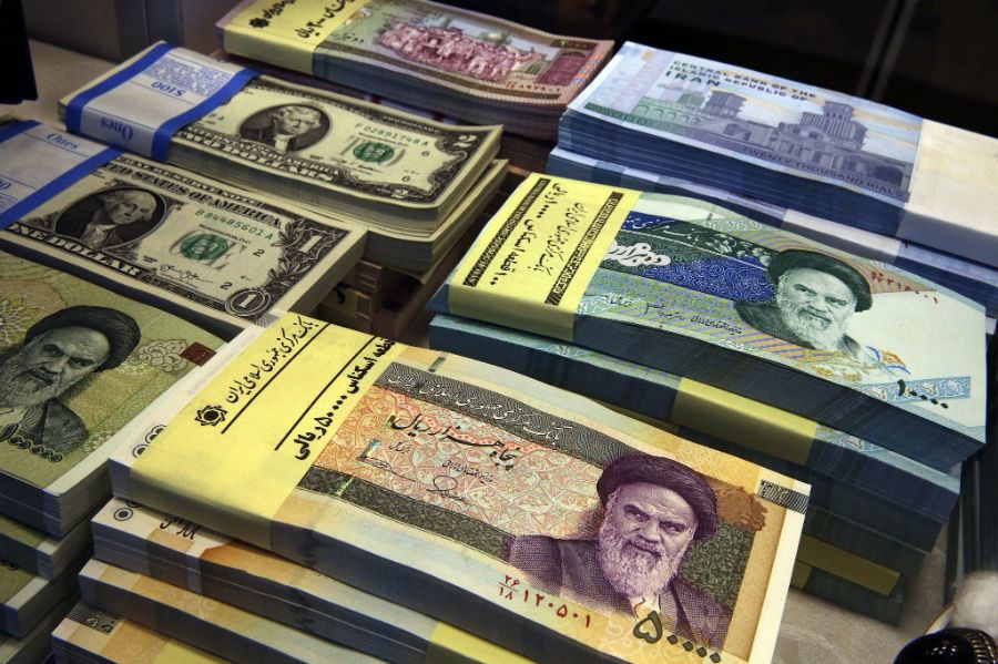 پیگیری ۲۰۰ میلیارد دلار فراری از ایران با بررسی آمارهای بانک مرکزی