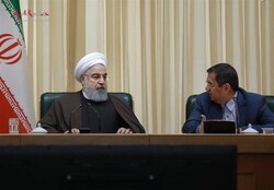 حسن روحانی با هیجان از سورپرایز اقتصادیش عبدالناصر همتی رونمایی میکند+فیلم