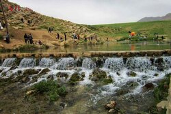 چشمه کوهرنگ یکی از زیباترین چشمه‌های استان چهارمحال و بختیاری