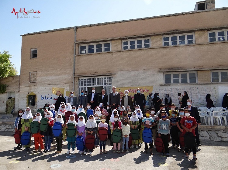 توزیع نوشت افزار از سوی بانک ملت در بین دانش آموزان ۱۴ استان کشور