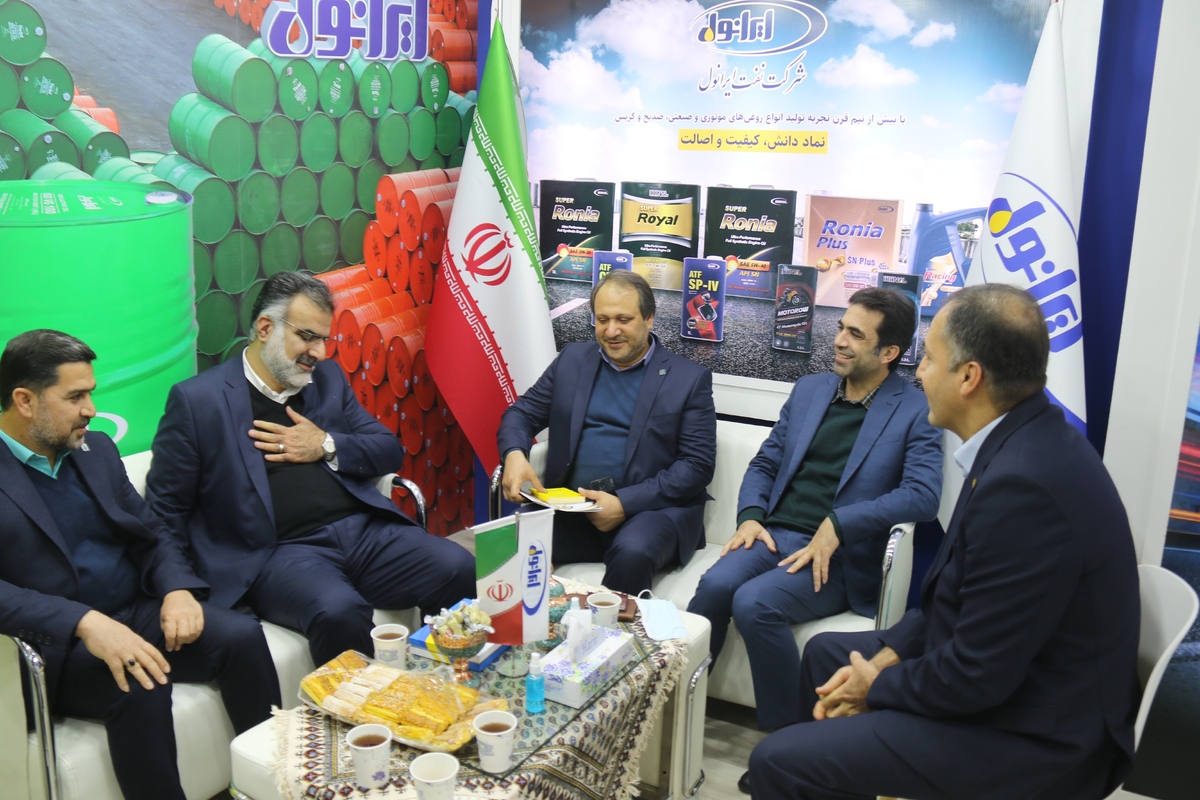 بازدید مدیر عامل شرکت نفت ایرانول از ششمین نمایشگاه زنجیره ارزش صنایع لاستیک