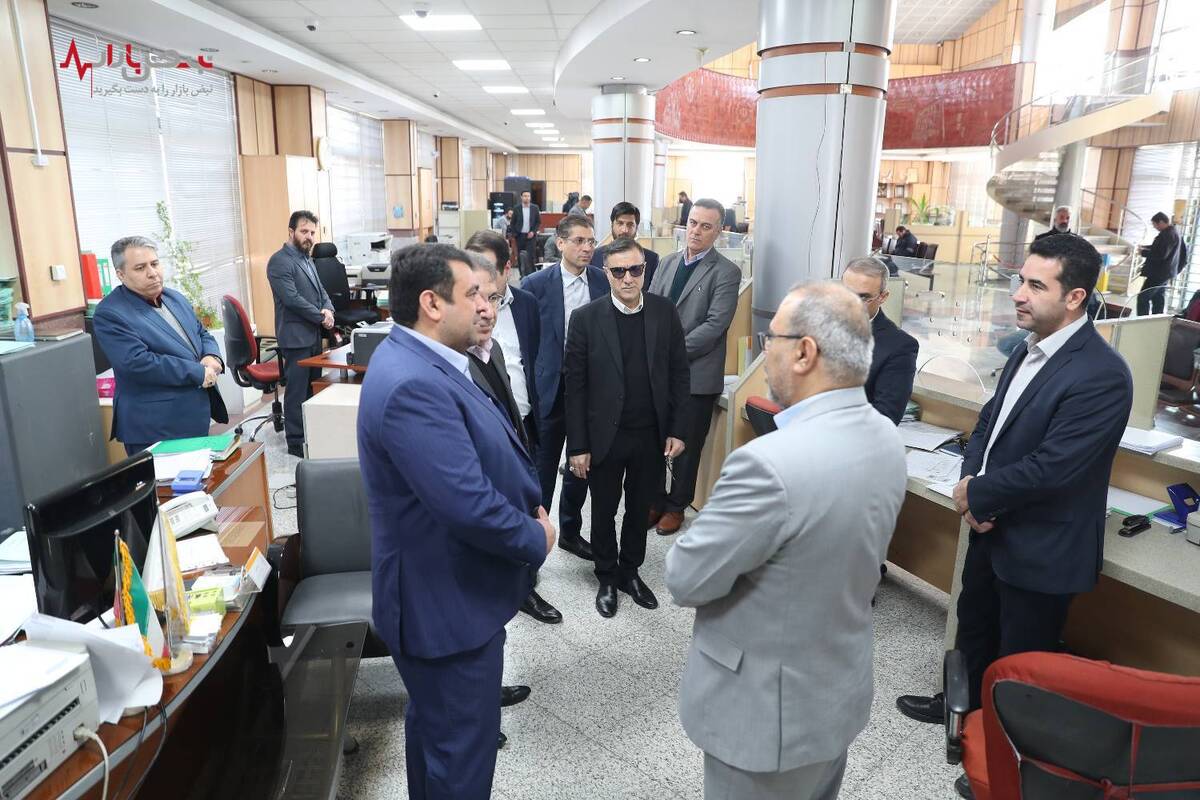 بازدید سرپرست بانک ملی ایران از خدمات بانکی و ارزی فرودگاه امام (ره)