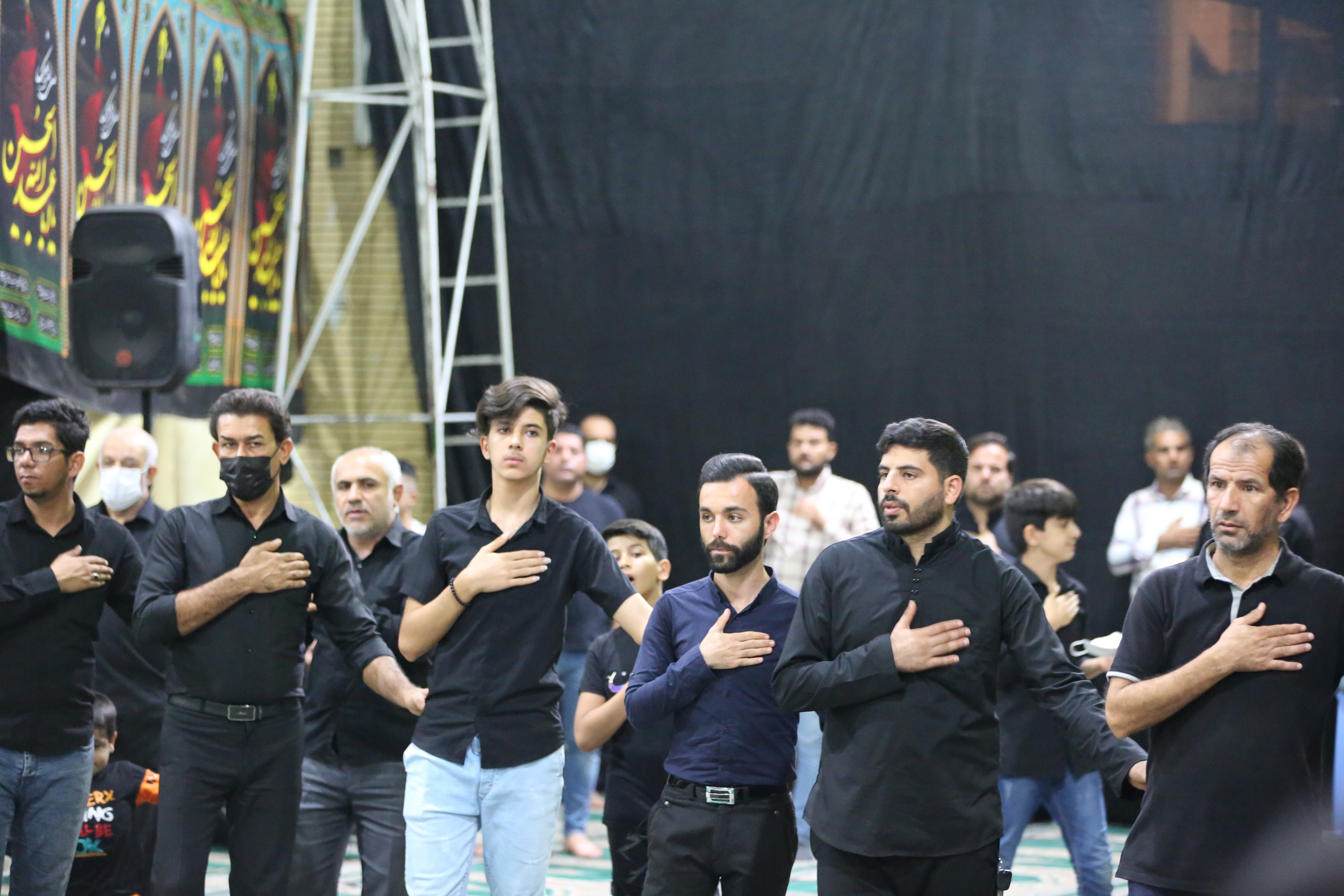 برپایی ایستگاه صلواتی پتروشمی غدیر