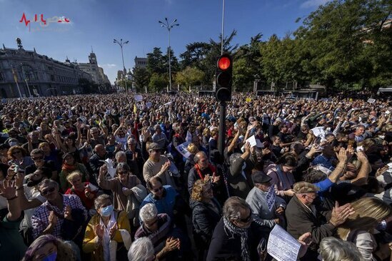 تظاهرات در اعتراض به کمبود نیروی کادر بهداشت و درمان اسپانیا در شهر مادرید/ آسوشیتدپرس 