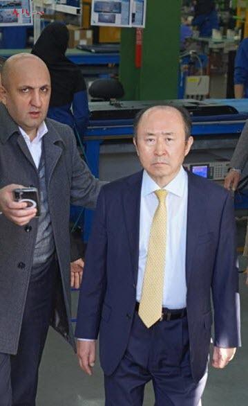 بازدید سفیر کره جنوبی، مدیرعامل دفتر سامسونگ و مدیران از کارخانجات سام الکترونیک بازدید سفیر کره جنوبی، مدیرعامل دفتر سامسونگ و مدیران از کارخانجات سام الکترونیک