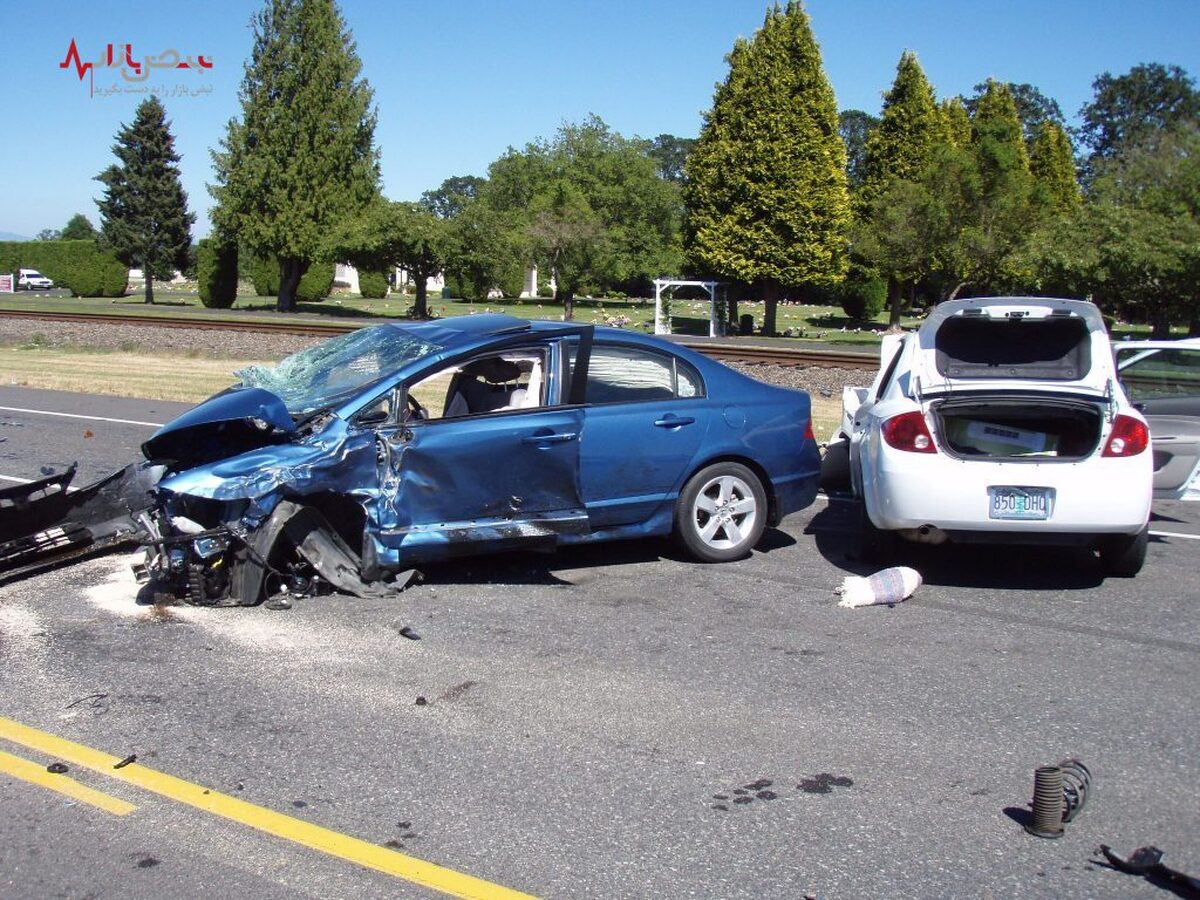 بیمه در تصادف با تخلف حادثه ساز، از راننده خسارت می‌گیرد