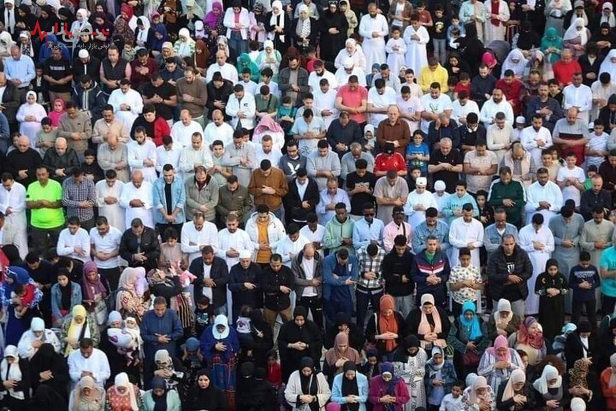 تصاویر صفوف نماز عید فطر به صورت مختلط