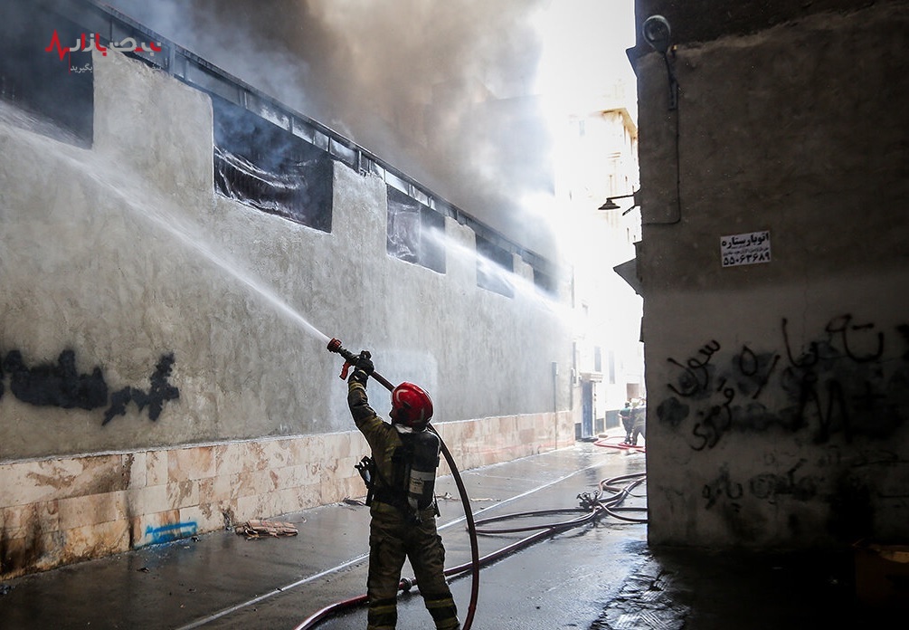 آتش سوزی در انبار موتور گمرک تهران