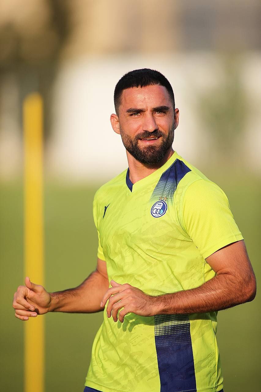 حضور یک چهره ویژه در تمرین استقلال+عکس حضور یک چهره ویژه در تمرین استقلال+عکس