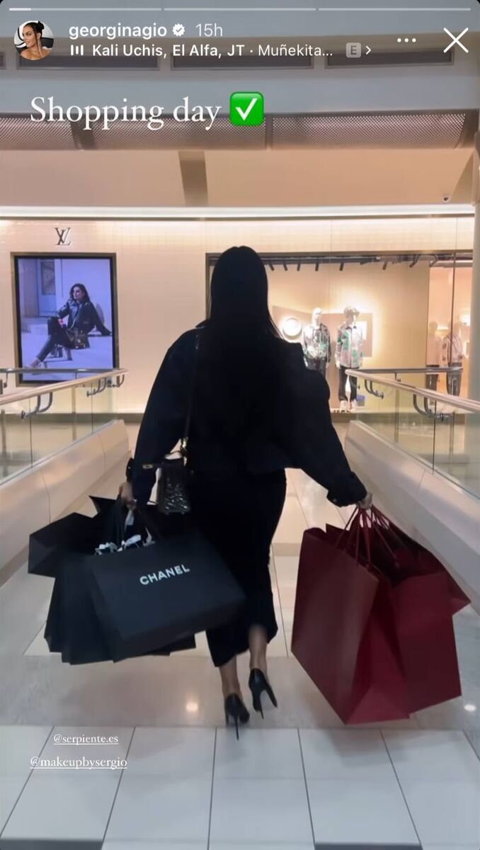 وضعیت جالب همسر رونالدو در زمان مسابقه پرسپولیس و النصر وضعیت جالب همسر رونالدو در زمان مسابقه پرسپولیس و النصر