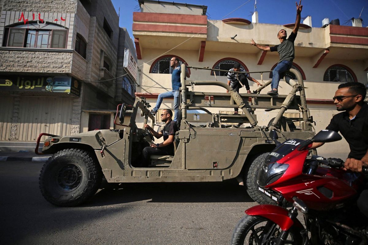 کفن پوش کردن سرباز زن اسرائیلی در اسارت حماس/عکس
