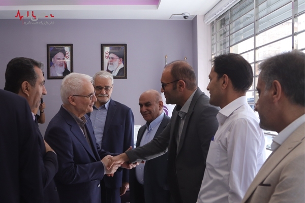 بازدید اعضای هیات مدیره بانک ایران زمین از شعب استان اصفهان بازدید اعضای هیات مدیره بانک ایران زمین از شعب استان اصفهان