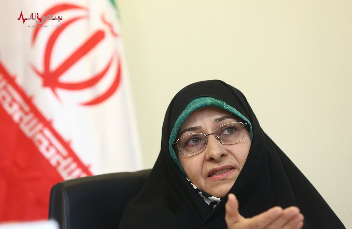 پوشش جنجالی یک زن مقابل معاون رئیسی در ایران+ عکس