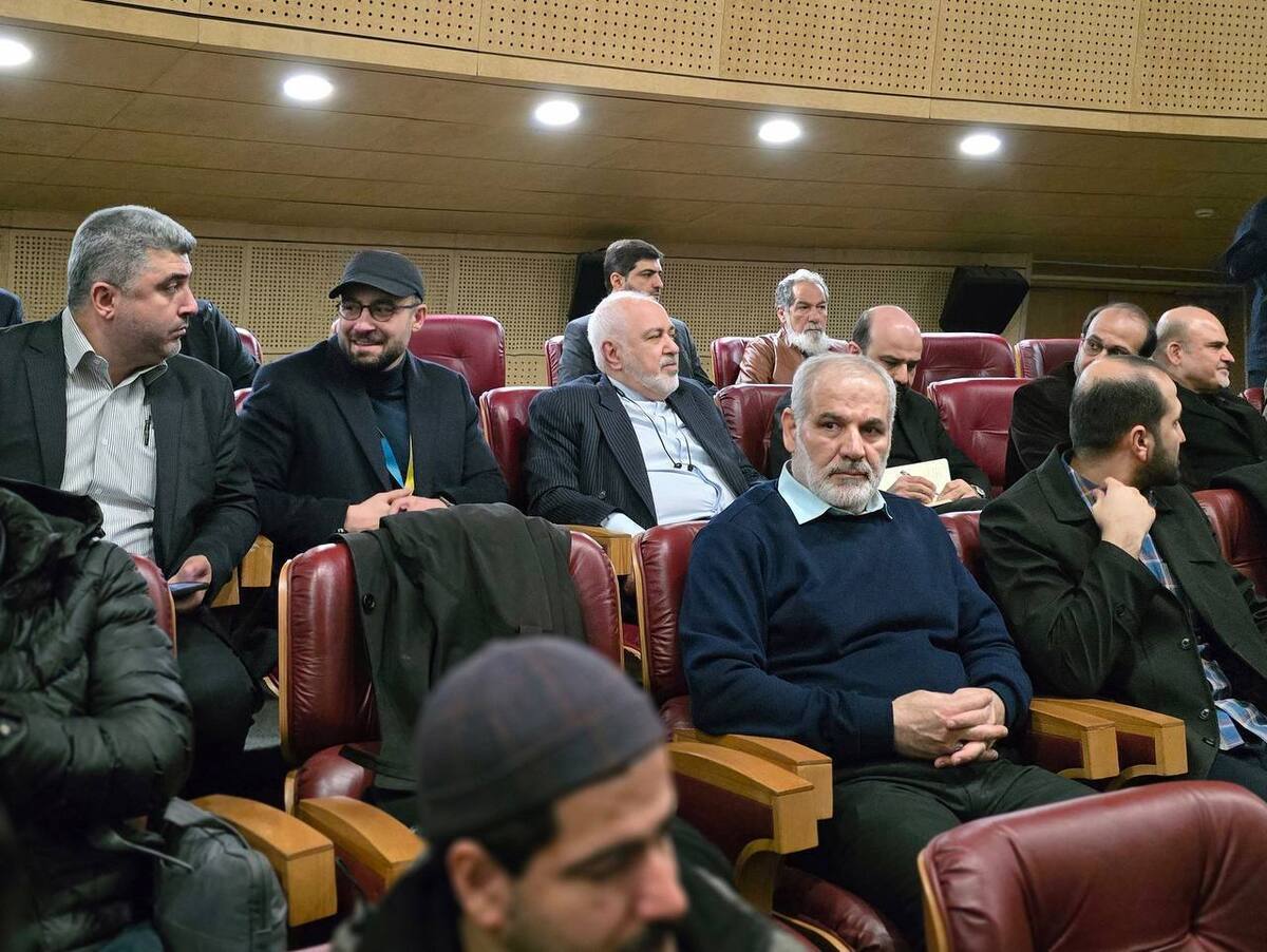 عکس / جواد ظریف در جشنوار فجر دیده شد