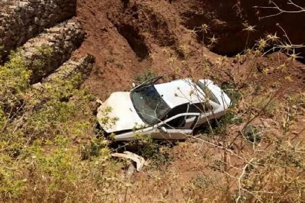 جزئیات حادثه مرگبار در تهران/ سقوط خودرو به داخل رودخانه در جاده امامزاده داوود