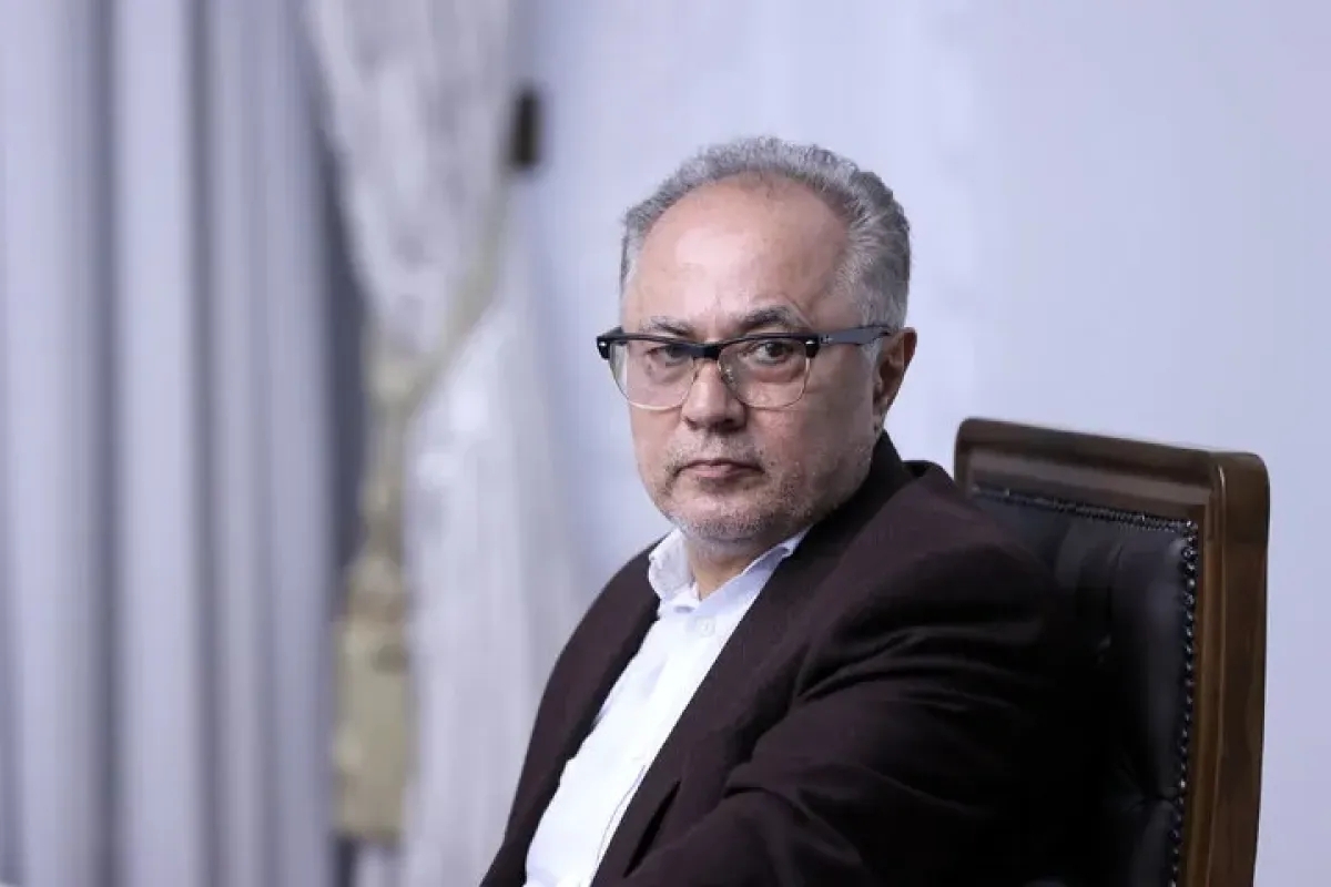 دبیری قربانی بی‌توجهی پزشکیان شد؟ | روایت جنجالی از یک اخراج