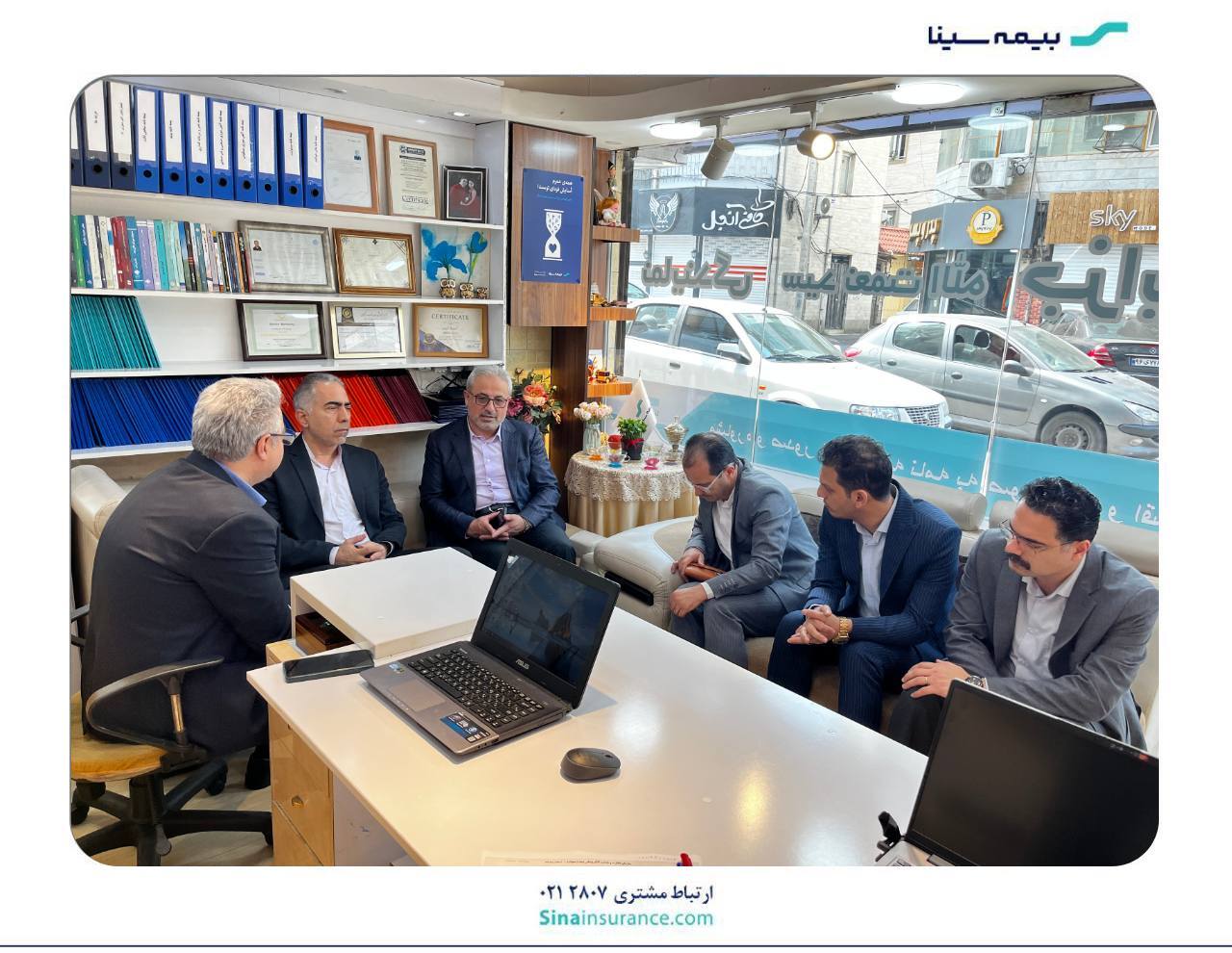 بازدید سرزده مدیرعامل بیمه سینا از شعبه و شبکه فروش رشت 