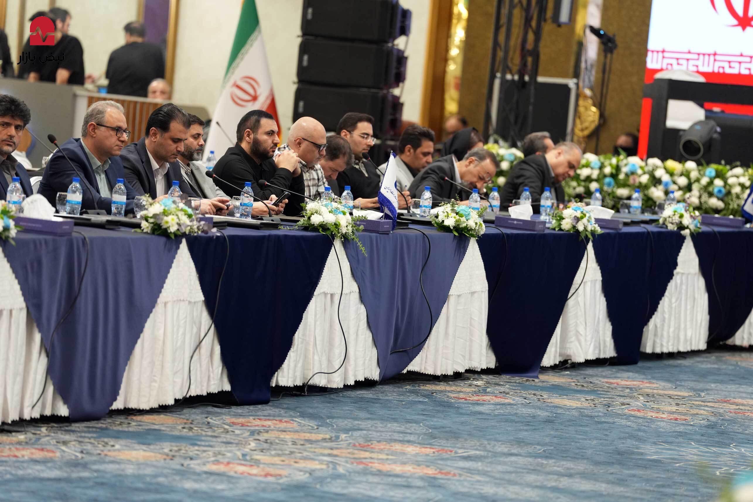 معاون وزیر نفت و مدیرعامل شرکت ملی صنایع پتروشیمی: توسعه سرمایه‌گذاری در پتروشیمی بدون بانک‌های بزرگ امکان‌پذیر نیست