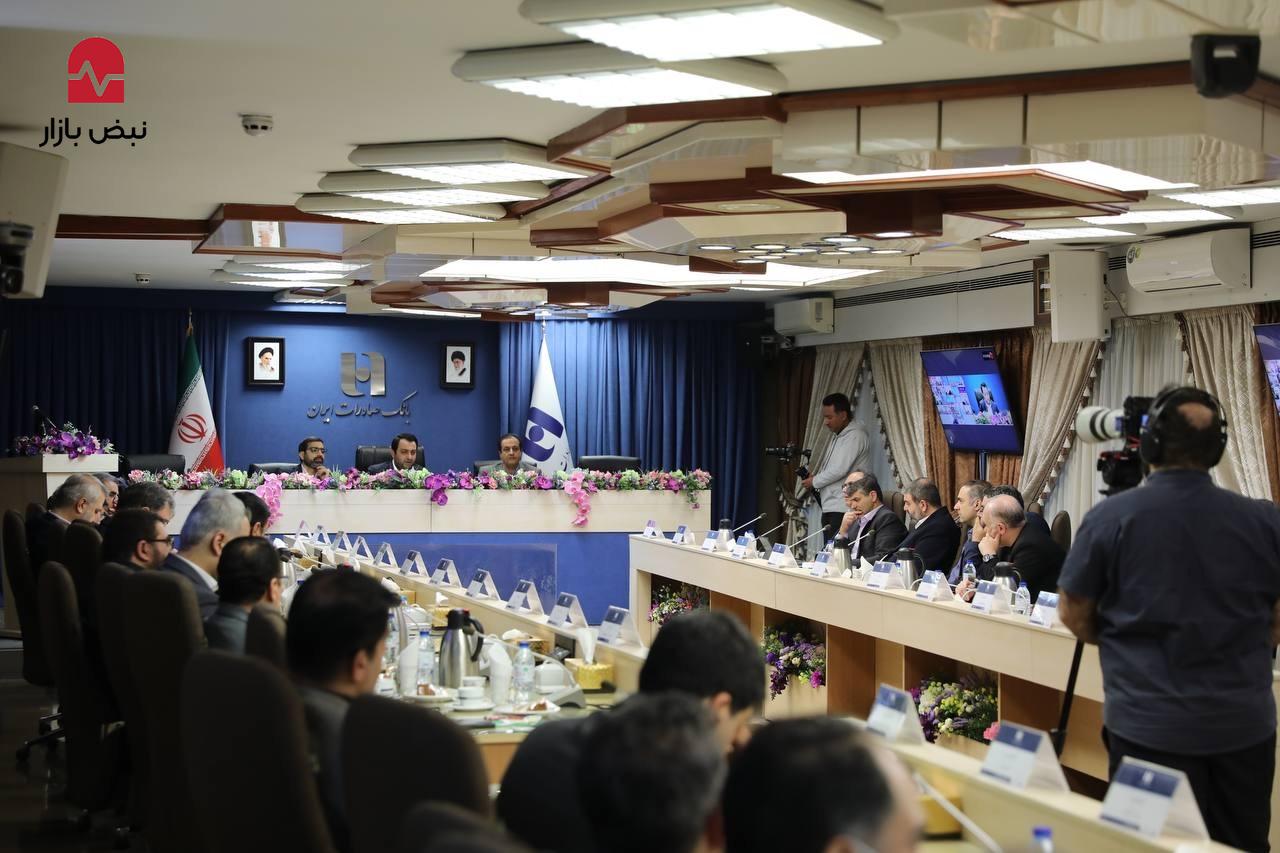 اصلاح ساختار‌های مالی و فناورانه، رمز پایداری و رقابت‌پذیری بانک صادرات ایران