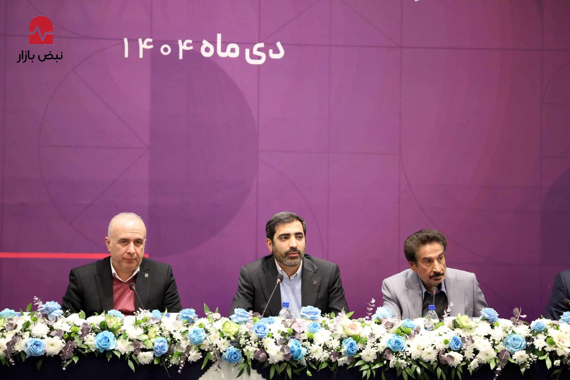 محسن سیفی: بانک صادرات ایران بهدنبال تعامل راهبردی و پایدار با صنعت پتروشیمی است محسن سیفی: بانک صادرات ایران بهدنبال تعامل راهبردی و پایدار با صنعت پتروشیمی است