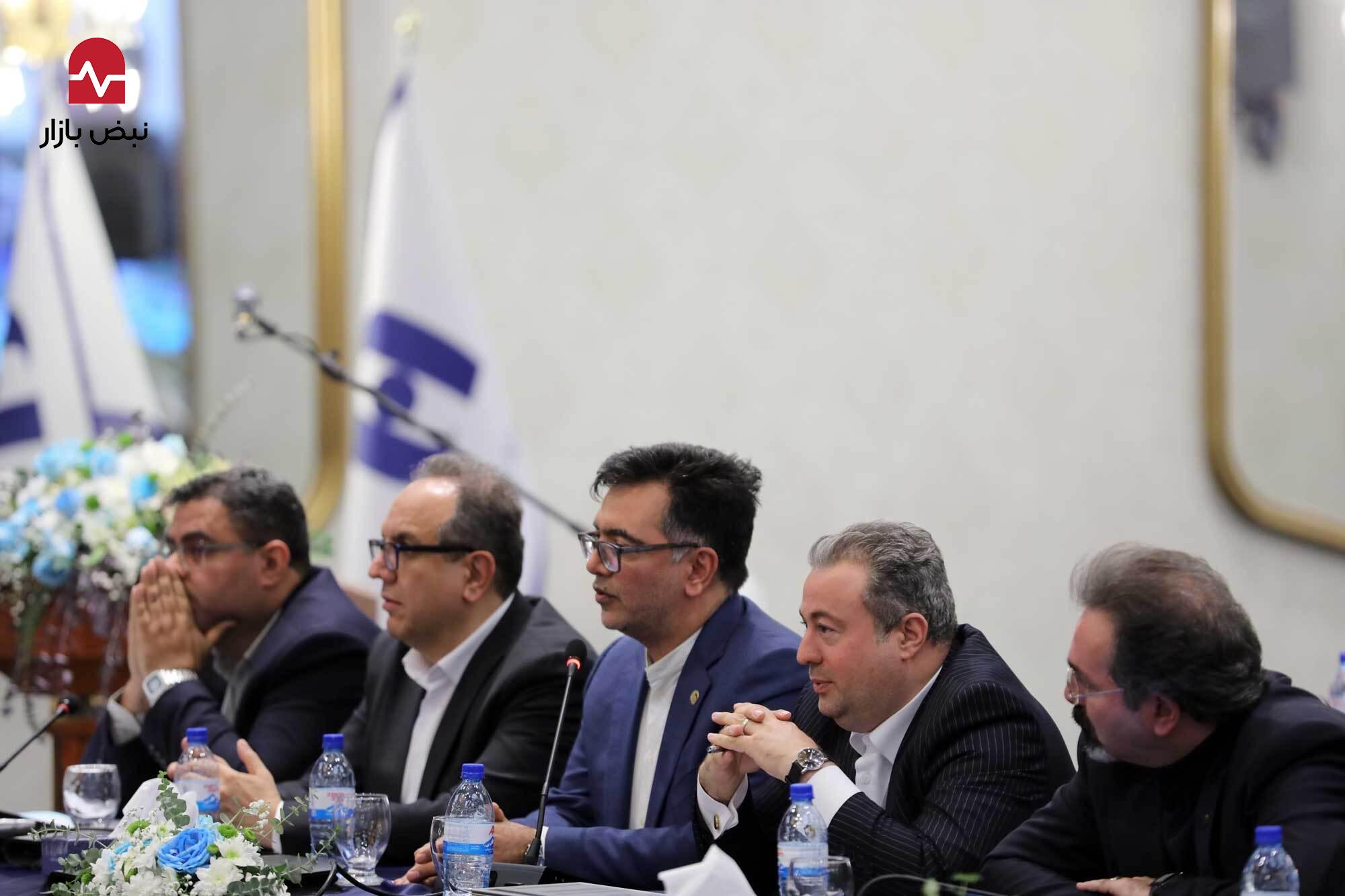 محسن سیفی: بانک صادرات ایران بهدنبال تعامل راهبردی و پایدار با صنعت پتروشیمی است محسن سیفی: بانک صادرات ایران بهدنبال تعامل راهبردی و پایدار با صنعت پتروشیمی است