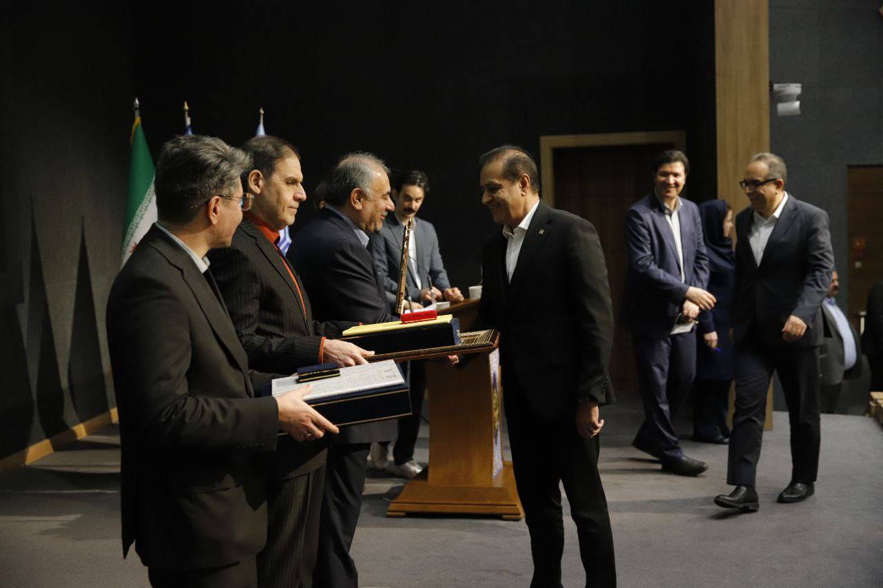 درخشش رؤسای شعب بانک صادرات ایران در شانزدهمین گردهمایی رؤسای موفق شعب کشور درخشش رؤسای شعب بانک صادرات ایران در شانزدهمین گردهمایی رؤسای موفق شعب کشور