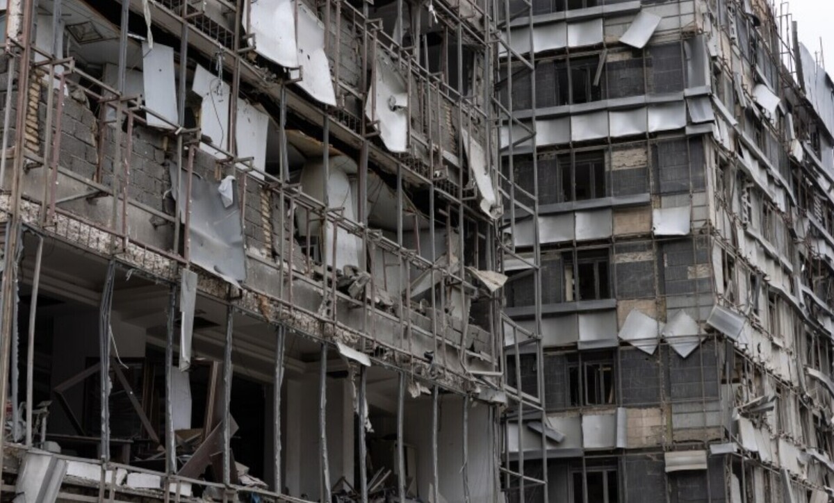 الگوهای توصیه شده برای ایمن‌سازی شیشه‌های پنجره در برابر موج انفجار