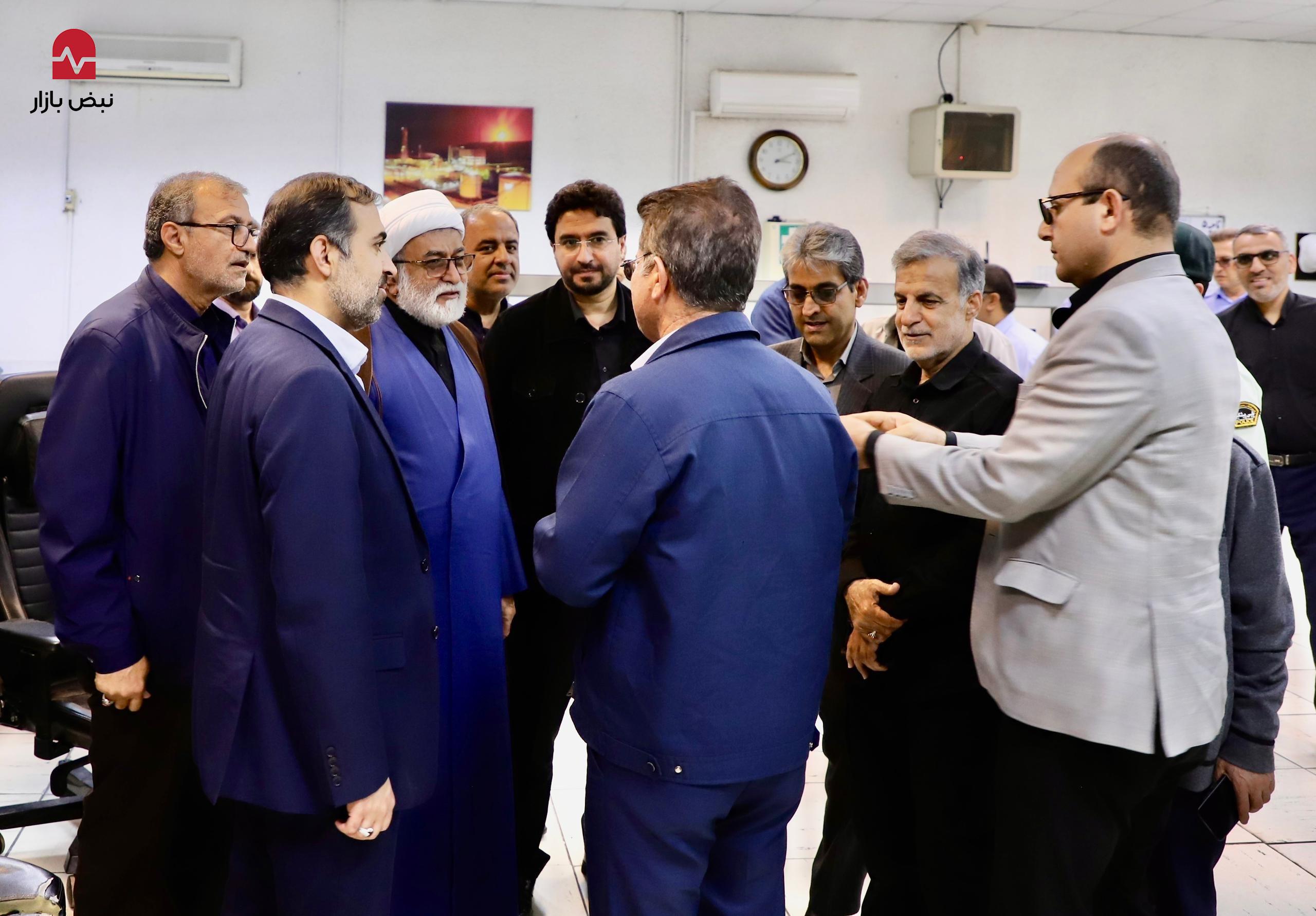 بازدید رئیس کمیسیون انرژی مجلس از پتروشیمی خارک و پایانه‌های نفتی