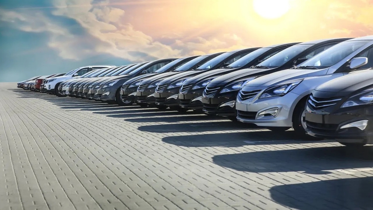 قیمت خودرو امروز ۱۸ اردیبهشت ۱۴۰۴/ حرکت در سراشیبی آرام