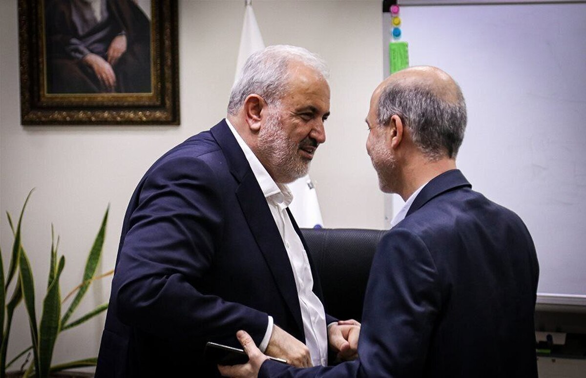 جدال بی‌حاصل صمت و نیرو/ چه کسی پاسخگوی خسارات میلیاردی قطع برق صنایع است؟