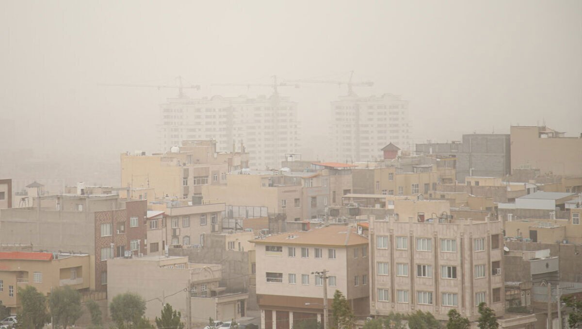 هشدار زرد هواشناسی برای تهرانی ها/ وزش باد شدید و گرد و غبار در راه است