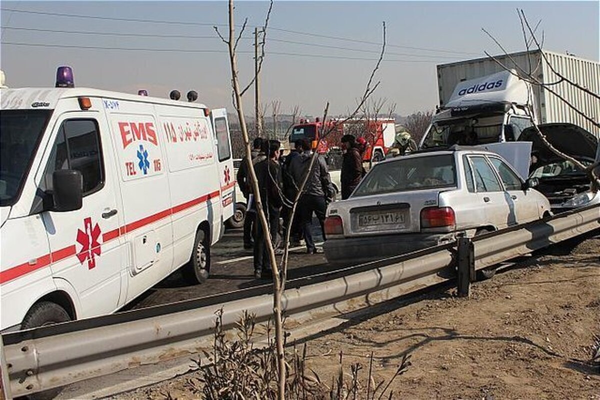 جزئیات حادثه مرگبار در تهران/ فوت دو نفر در تصادف زنجیره‌ای در خیابان ۱۷ شهریور
