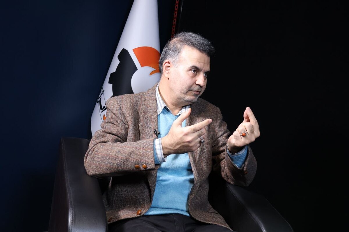 انرژی خورشیدی در ایران فقط رانت است/ تولید برق در رتبه ۱۱ جهان، اما برق برای کارخانه نداریم