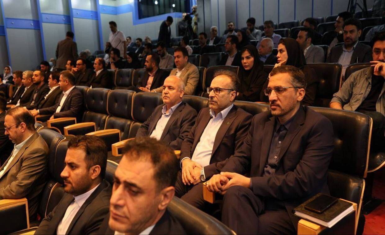 حضور بانک توسعه صادرات ایران در پنجمین همایش صندوق توسعه ملی حضور بانک توسعه صادرات ایران در پنجمین همایش صندوق توسعه ملی