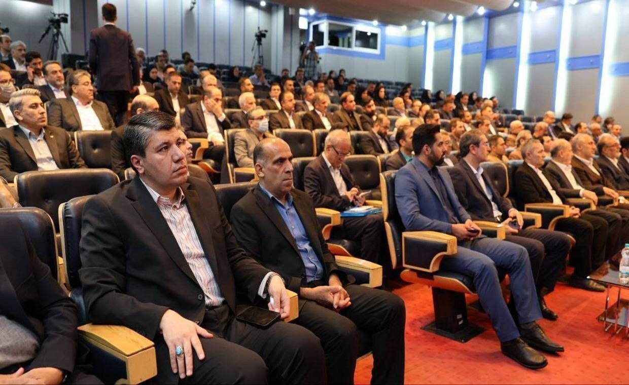 حضور بانک توسعه صادرات ایران در پنجمین همایش صندوق توسعه ملی حضور بانک توسعه صادرات ایران در پنجمین همایش صندوق توسعه ملی