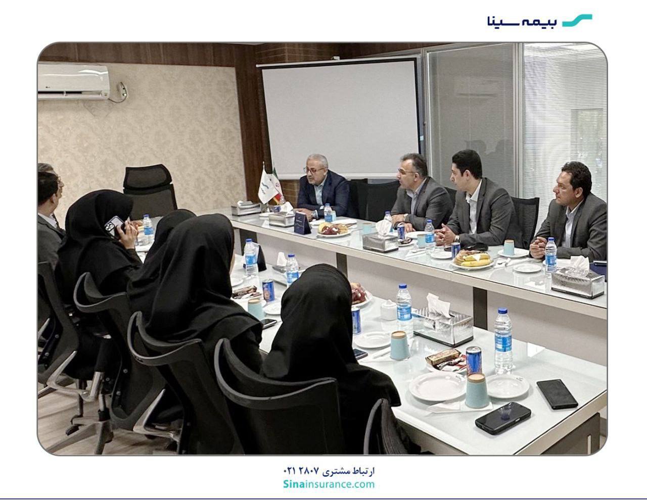 حضور مدیرعامل بیمه سینا در بندرعباس حضور مدیرعامل بیمه سینا در بندرعباس