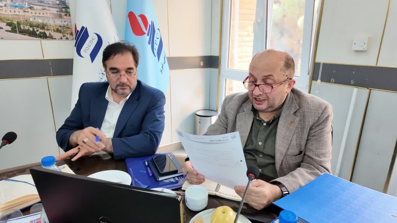 نشست تخصصی رفع موانع پروژه تأمین برق طرحهای توسعهای پتروشیمی تبریز نشست تخصصی رفع موانع پروژه تأمین برق طرحهای توسعهای پتروشیمی تبریز