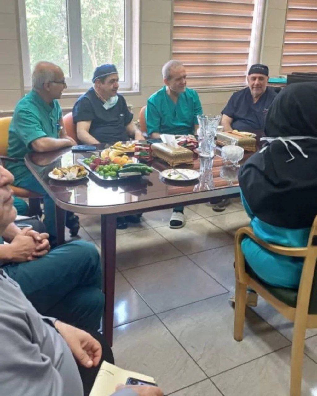 پزشکیان در تبریز به اتاق عمل رفت