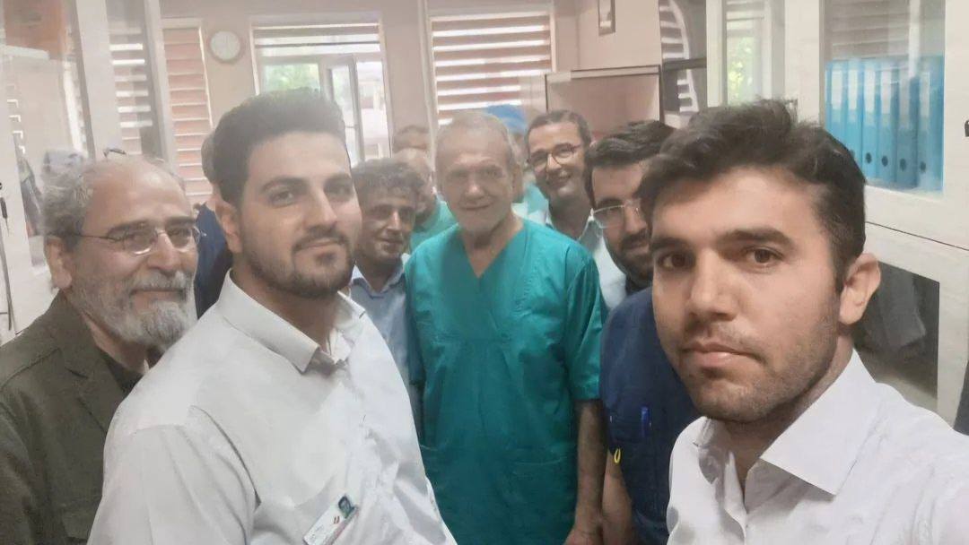 پزشکیان در تبریز به اتاق عمل رفت