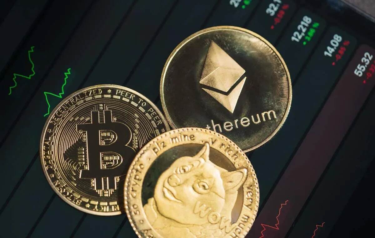 قیمت بیت‌کوین و اتریوم امروز ۱۲ خرداد ۱۴۰۴ + جدول