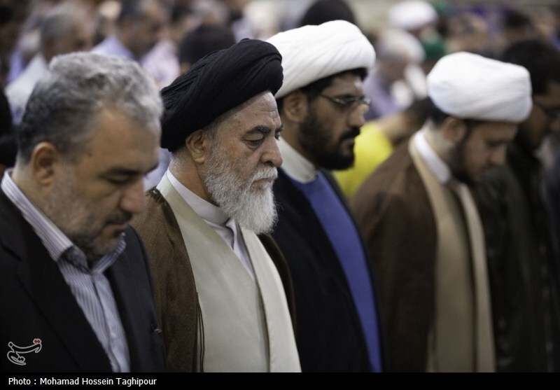 نماز عید قربان در مسجد جمکران + عکس نماز عید قربان در مسجد جمکران + عکس