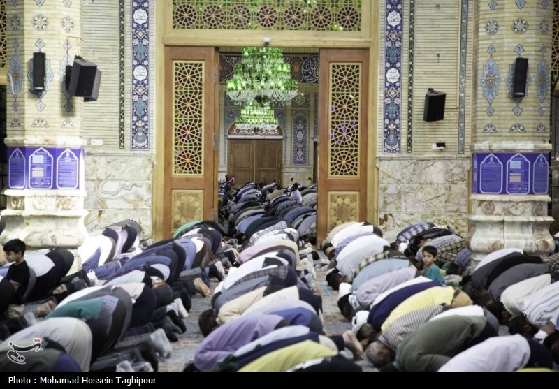 نماز عید قربان در مسجد جمکران + عکس نماز عید قربان در مسجد جمکران + عکس