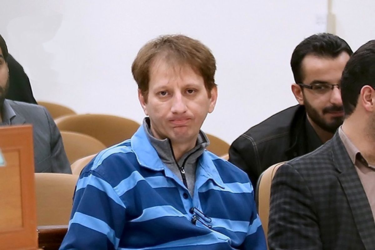 توییت عجیب بابک زنجانی درباره رونمایی از بمب اتم!