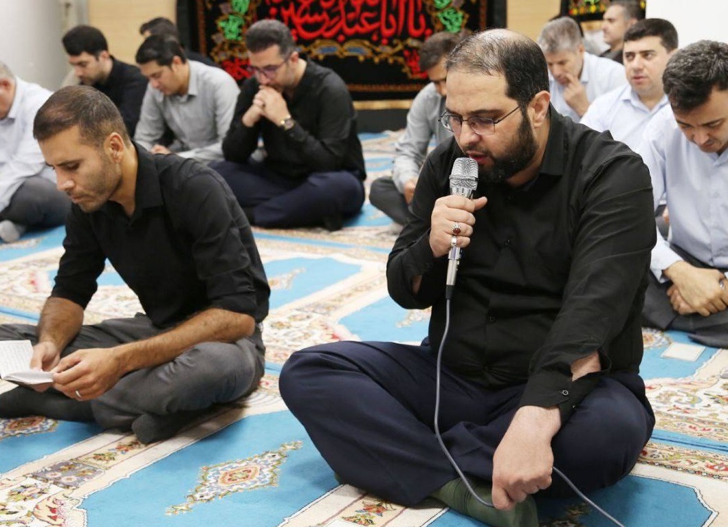 برگزاری مراسم سوگواری امام حسین در بیمه سینا