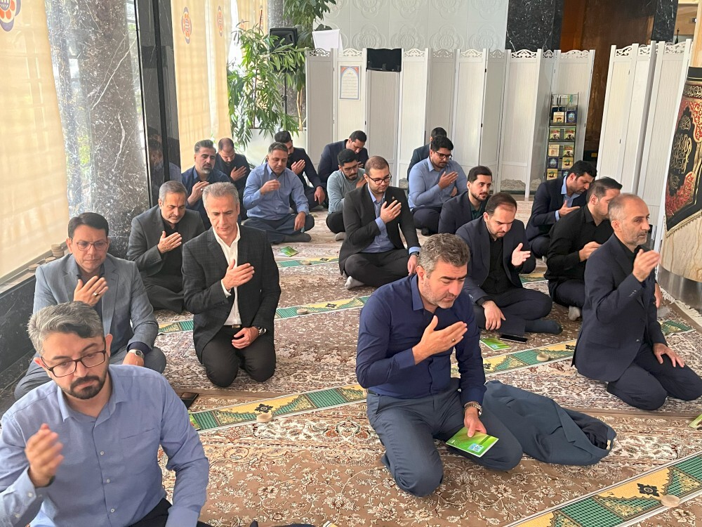 برگزاری مراسم زیارت عاشورا و عزاداری سیدالشهدا در ساختمان مرکزی مؤسسه اعتباری ملل برگزاری مراسم زیارت عاشورا و عزاداری سیدالشهدا در ساختمان مرکزی مؤسسه اعتباری ملل